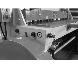 Гильотина электромеханическая Stalex Q11-3x1300
