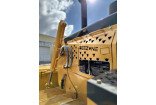 Бульдозер Beezone D 16U с поворотным отвалом Бульдозер Beezone D 16U с поворотным отвалом