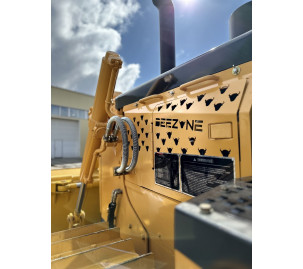 Бульдозер Beezone D 16U с поворотным отвалом Бульдозер Beezone D 16U с поворотным отвалом