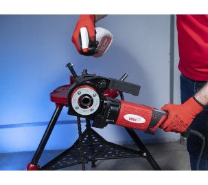 Электрический клупп V-Matic B1 с набором головок 1/2"-1 1/4" Электрический клупп V-Matic B1 с набором головок 1/2"-1 1/4"